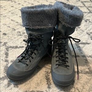 Women's Nike Gray Fur Lined Winter Boots
